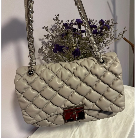 Aldo - Picture 1 of 5